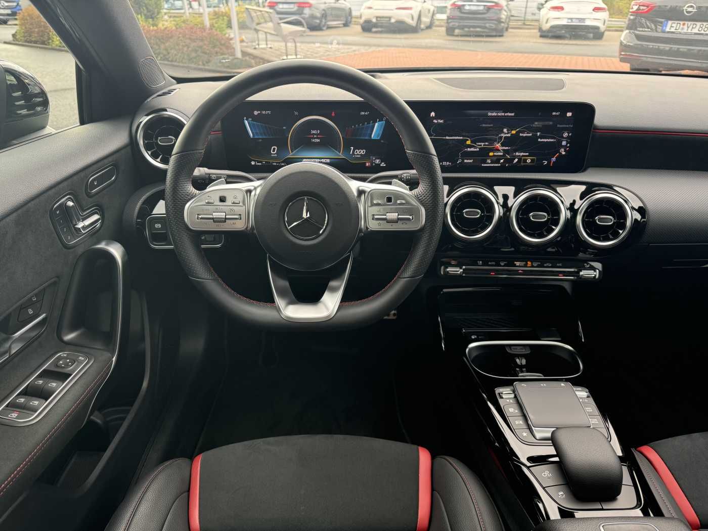 Fahrzeugabbildung Mercedes-Benz A 35 AMG 4M Aerodynamik+Pano+Night +PerfSitz+HUD