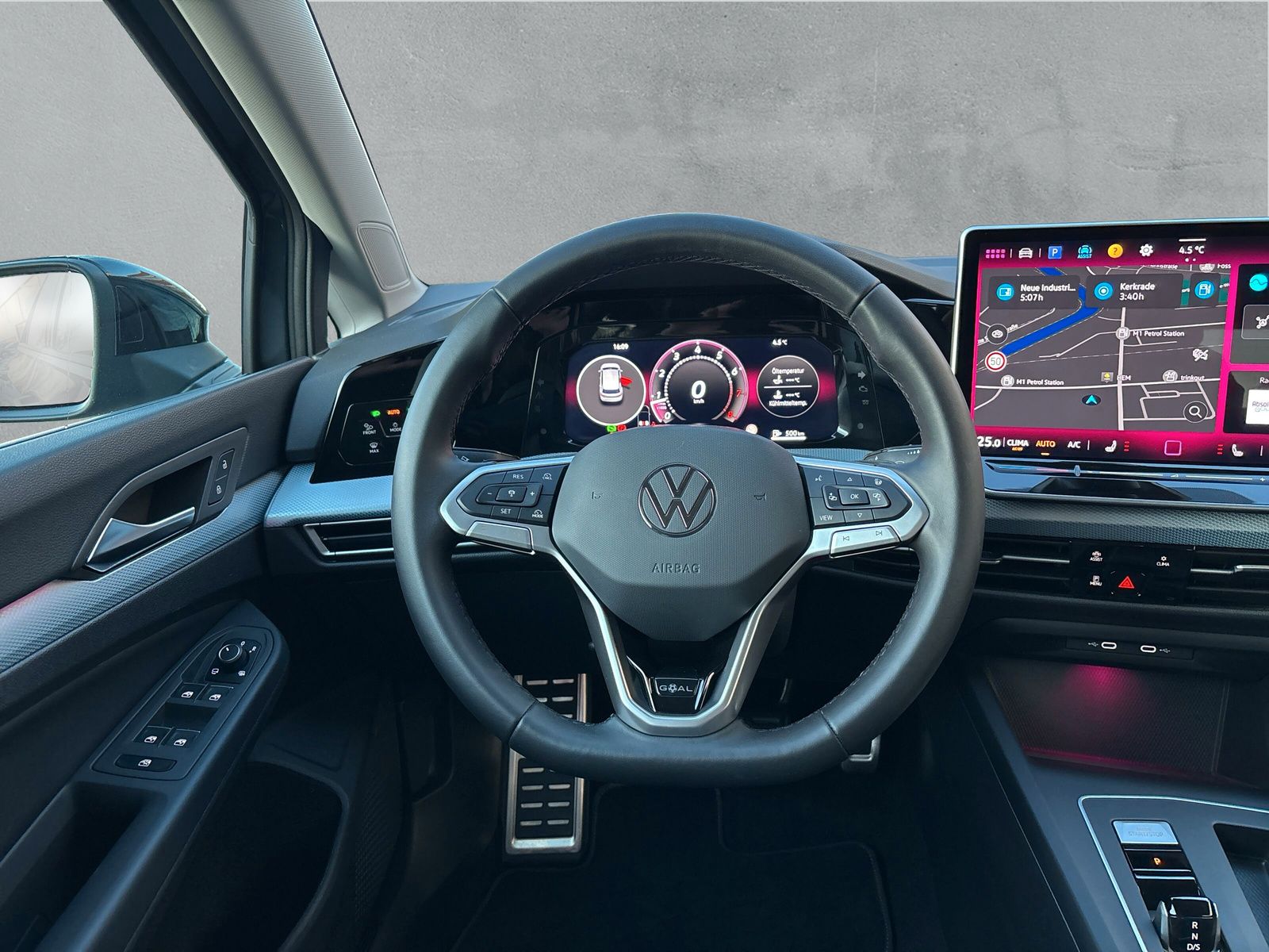 Fahrzeugabbildung Volkswagen Golf 1.5 eTSI Goal AHK Kamera AppConnect ACC