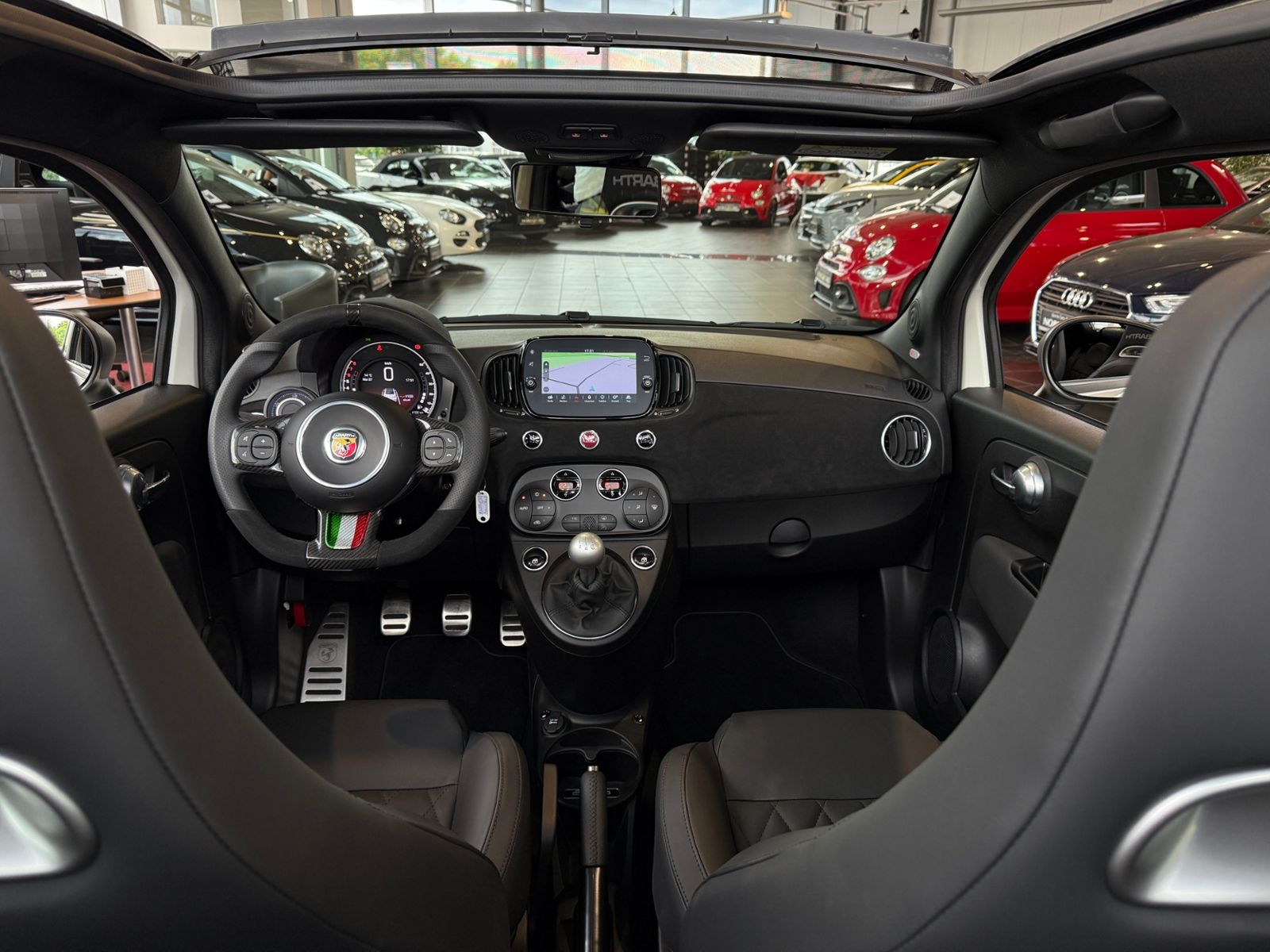 Fahrzeugabbildung Abarth 695C 695 C SHZ BEATS NAVI LEDER