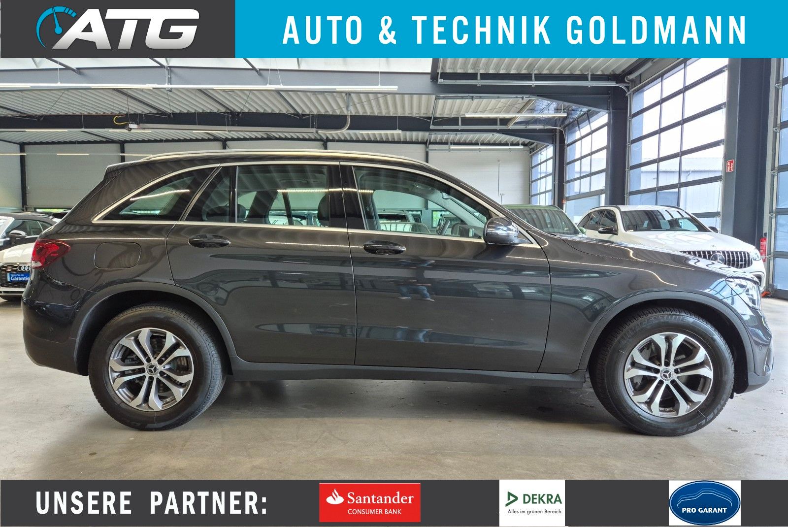 MERCEDES-BENZ GLC 200 4MATIC LEDER NAVI LED SITZHZ PANO CAMERA