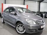 Mercedes-Benz B 180 BE / AUTOMATIK / LEDER / NAVI / 1.HAND - Mercedes-Benz B 180 aus 2011