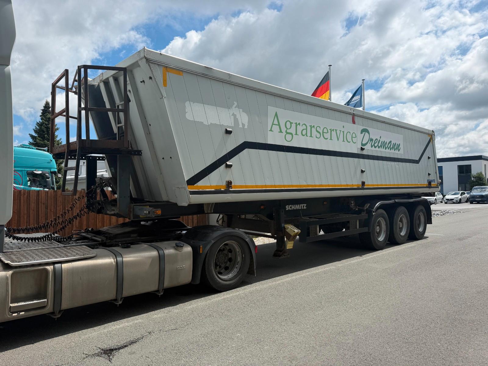Schmitz Cargobull 50m3.   3  Achser,