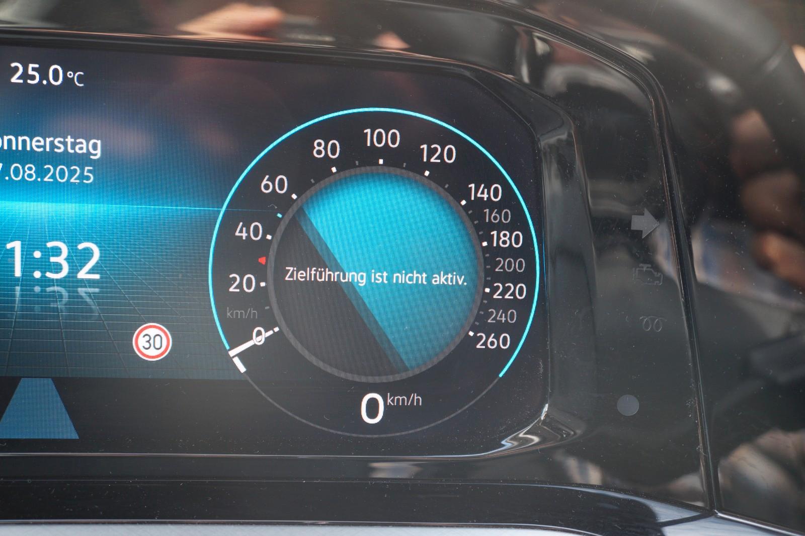 Volkswagen Golf VIII Life*LED*PDC*NAVI*SHZ*DIGITAL COCKPIT*, миниатюра 22