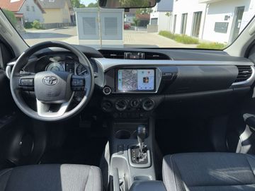 Toyota Hilux - 12