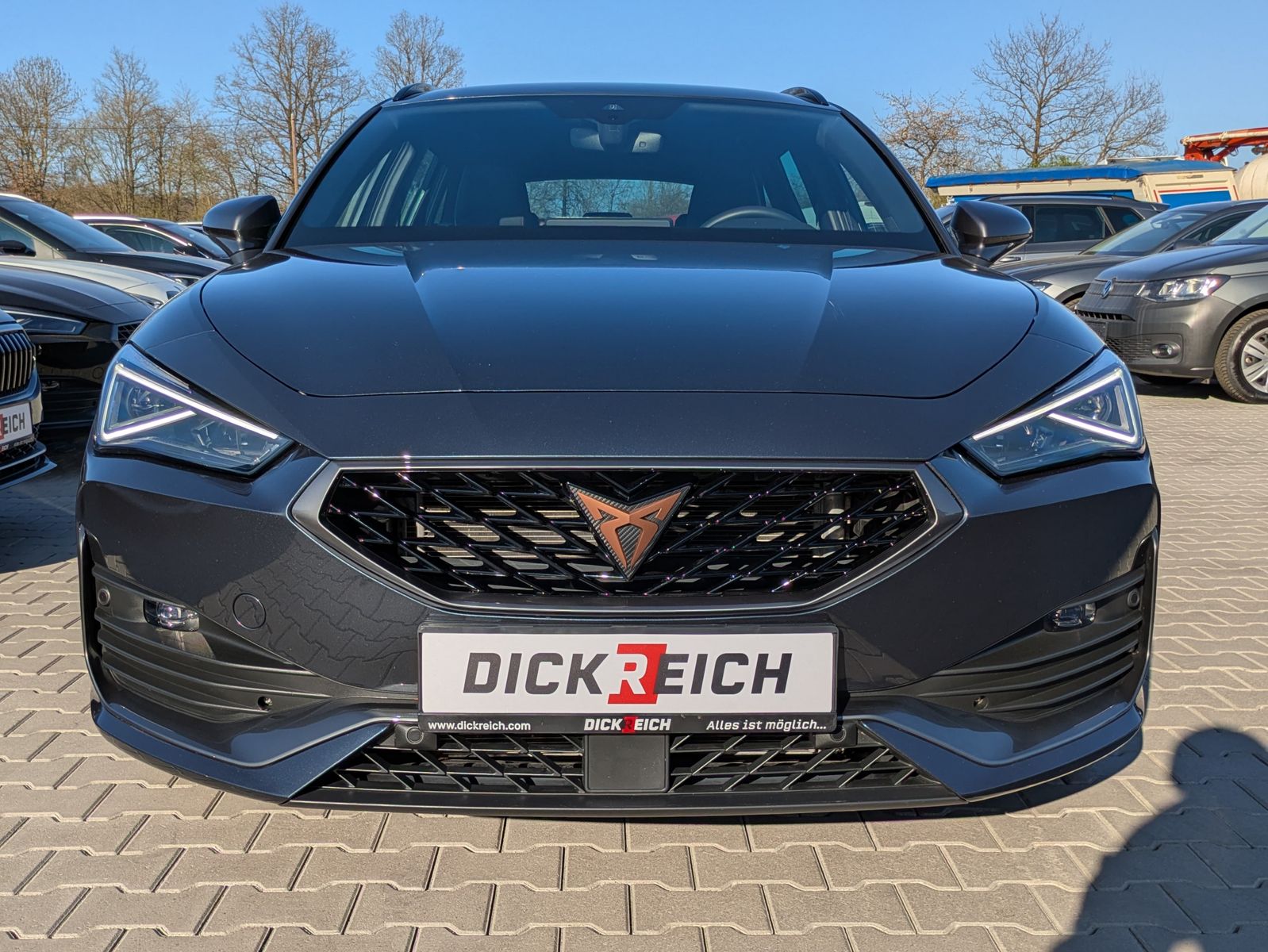 Fahrzeugabbildung CUPRA Leon 1.5 eTSI DSG MATRIX-LED*AHK*ACC*KAMERA*18"