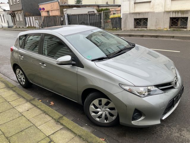 Toyota Auris,1,33,  Klimaaut. ALU,  33900 km