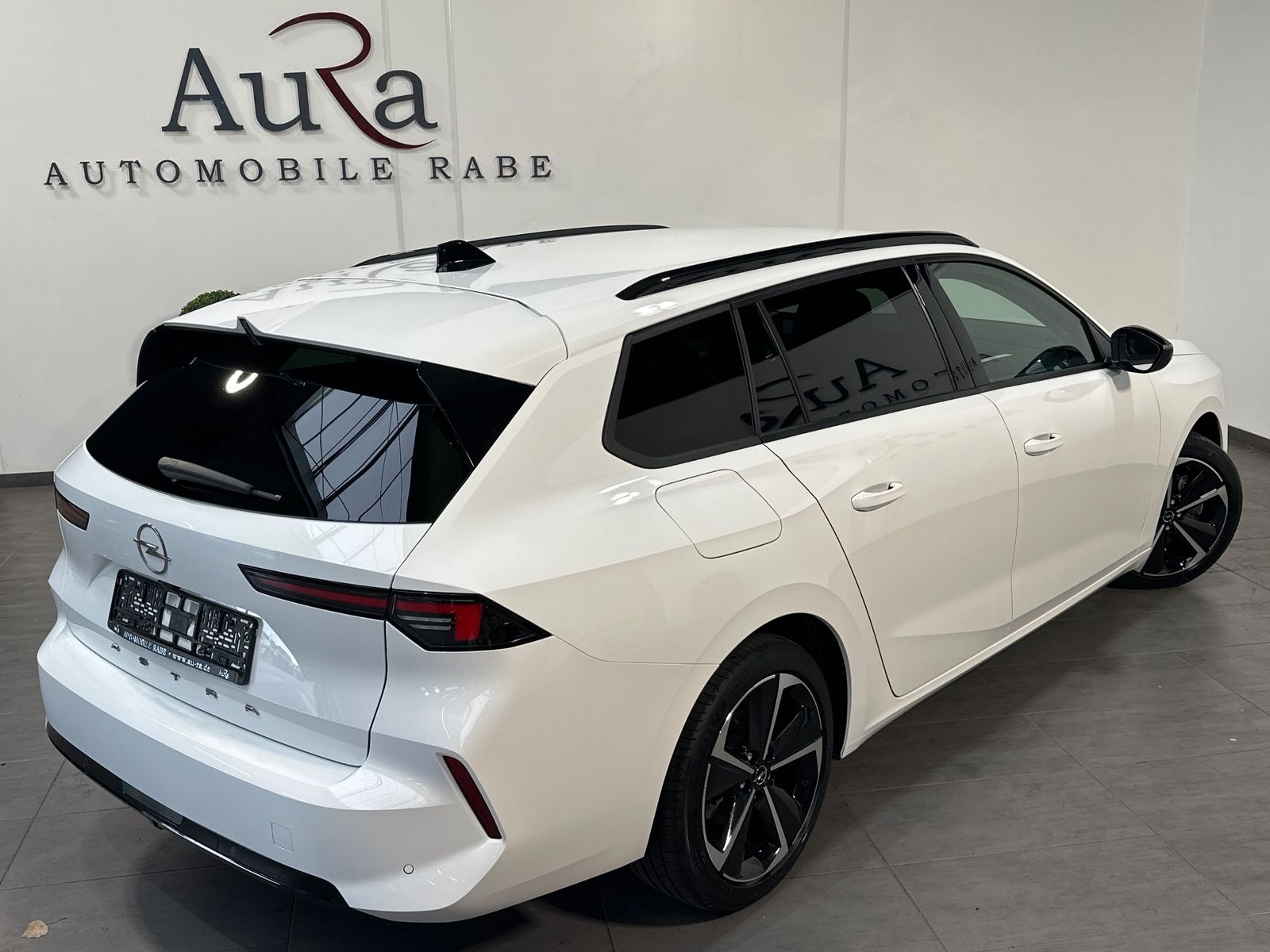 Fahrzeugabbildung Opel Astra SpT 1.5 D Automatik Business Elegance NAV