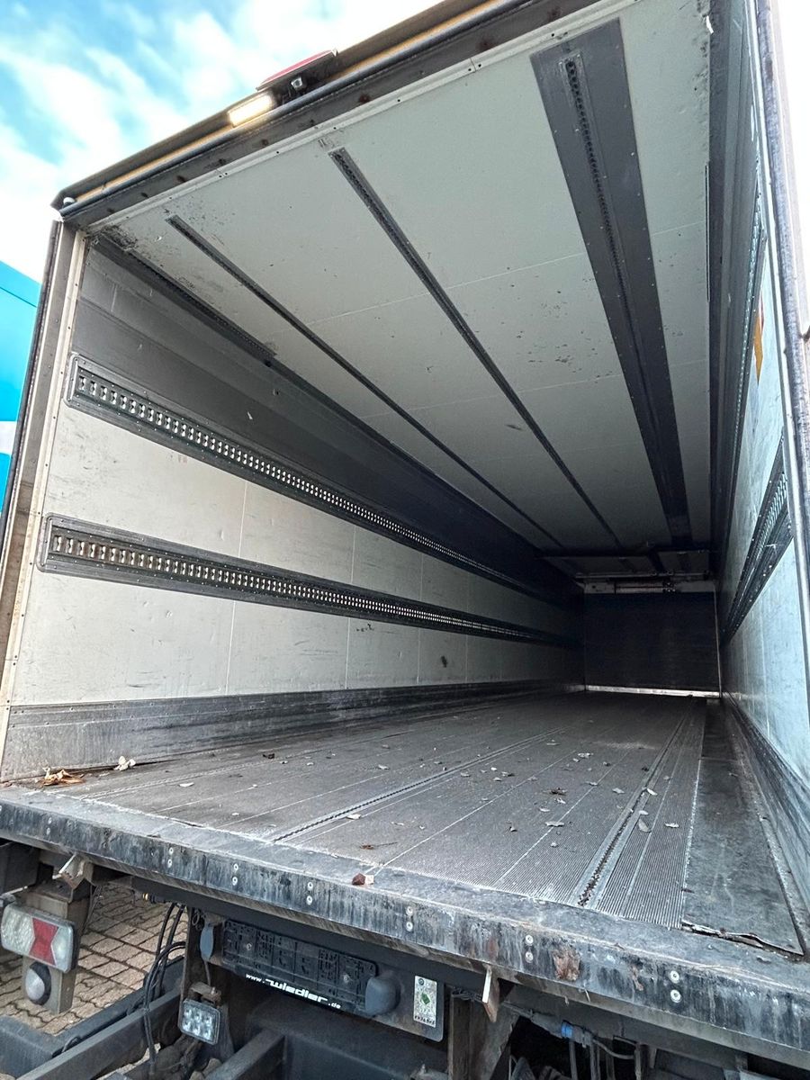 Fahrzeugabbildung Mercedes-Benz 1840 L Antos mit 2-Achs Kühlauflieger