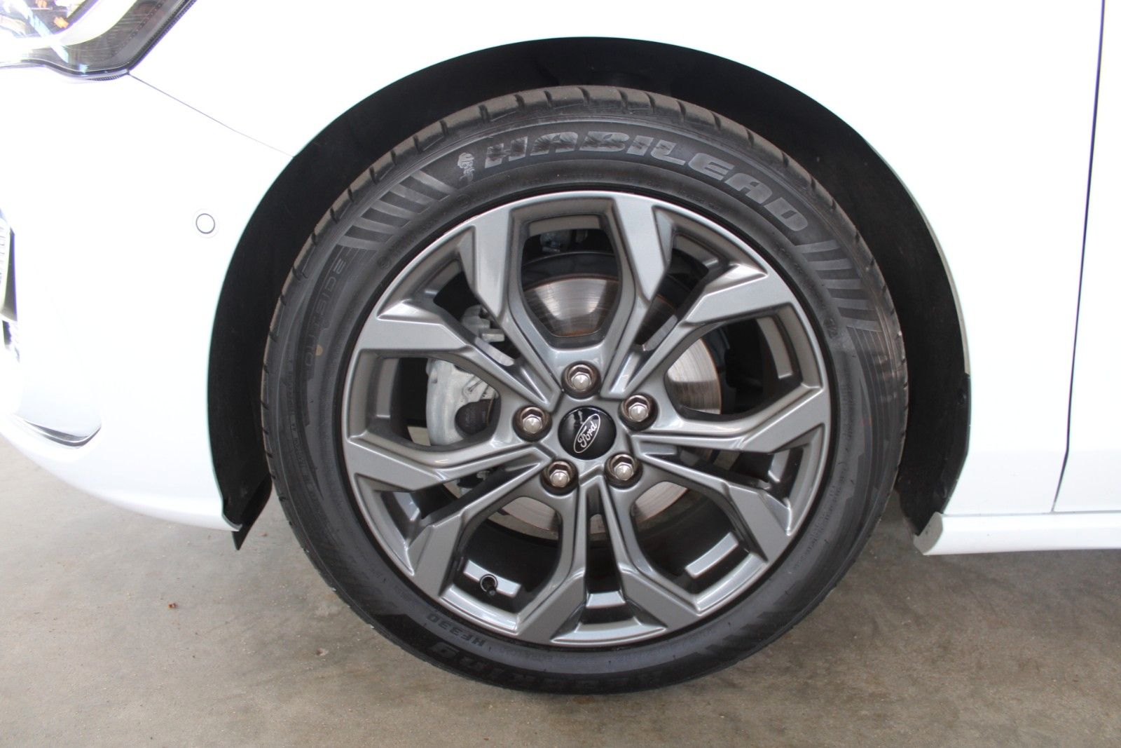 Fahrzeugabbildung Ford Focus ST-Line Aut. LED ACC BLIS WinterPaket uvm.