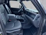 Land Rover Defender 110 D300 X-Dynamic SE - Land Rover Defender: Geländewagen