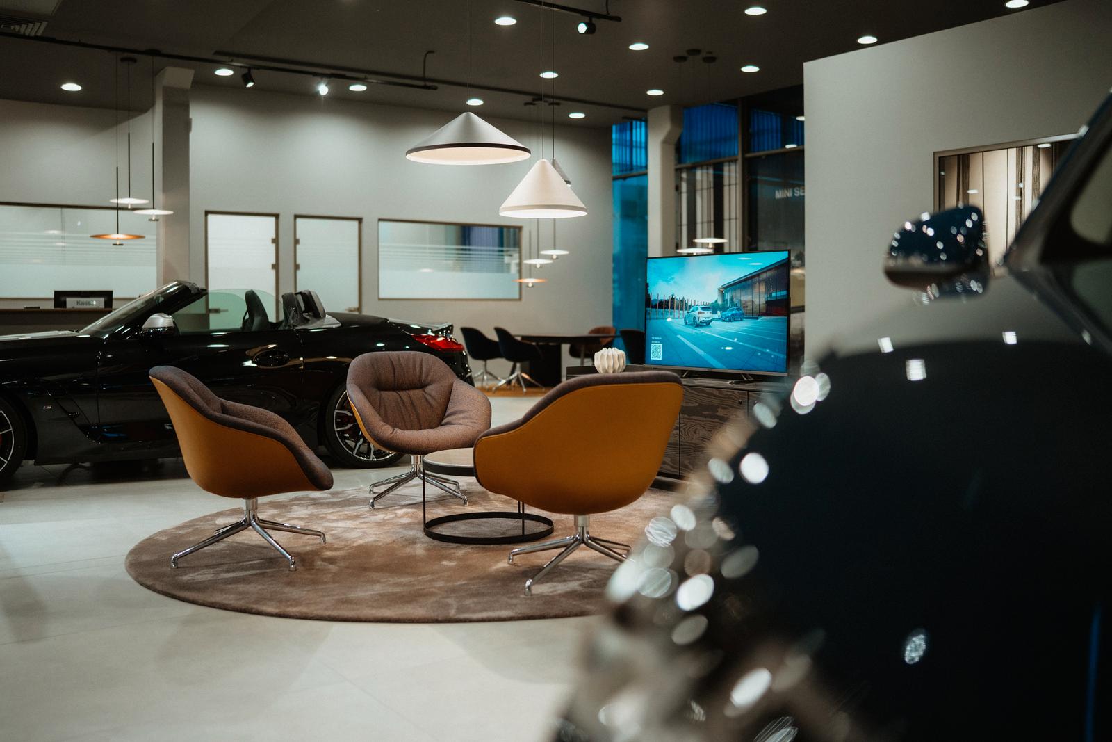 showroom-image-bottom