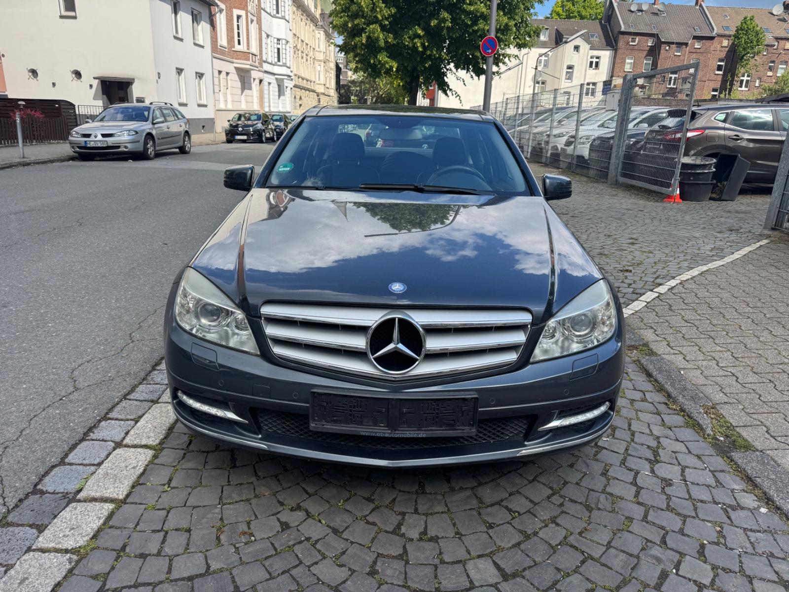 Mercedes-Benz C 300 AVANTGARDE