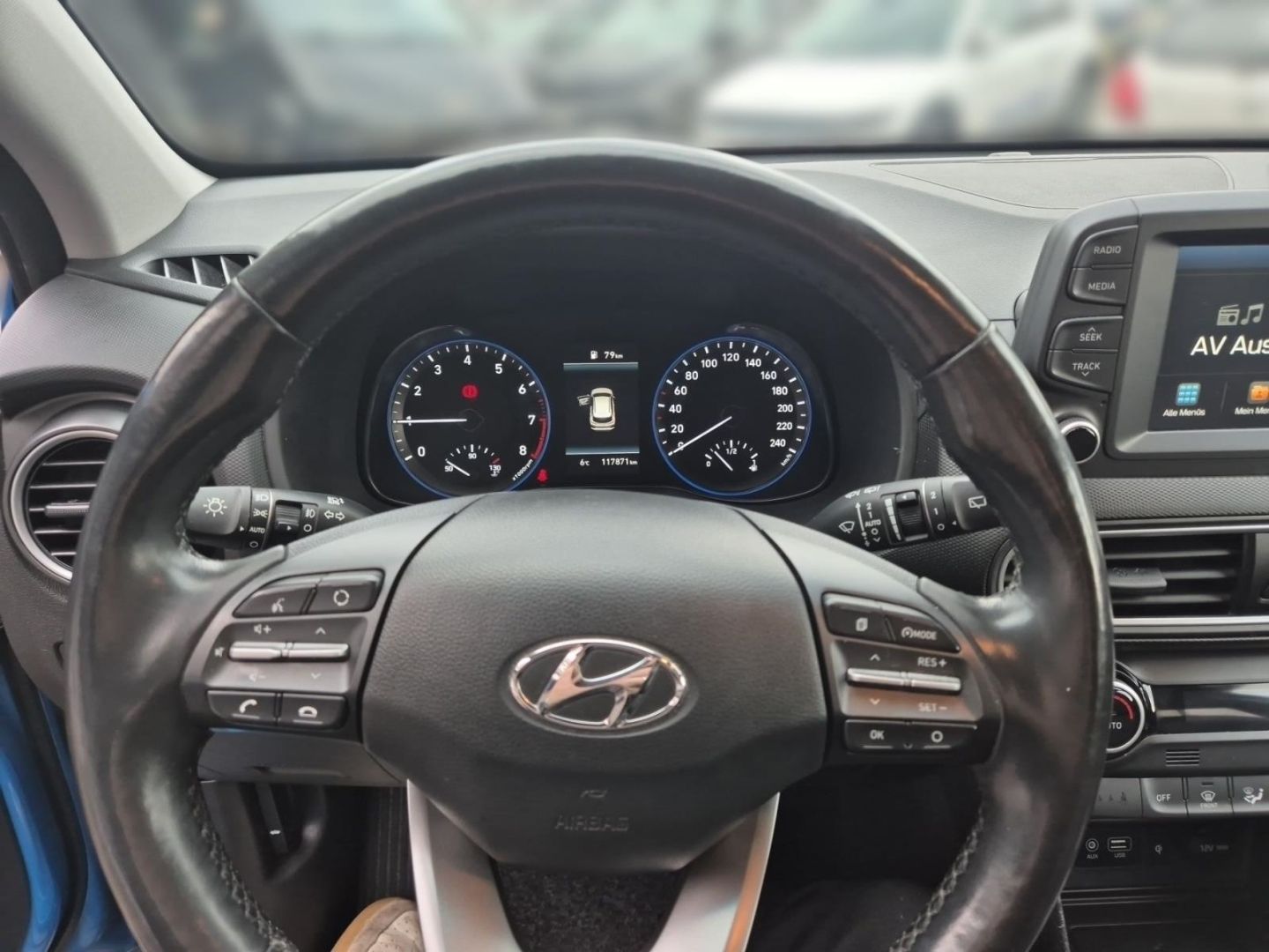 Fahrzeugabbildung Hyundai KONA Premium 2WD HUD LED Klimaautom DAB SHZ Lenk