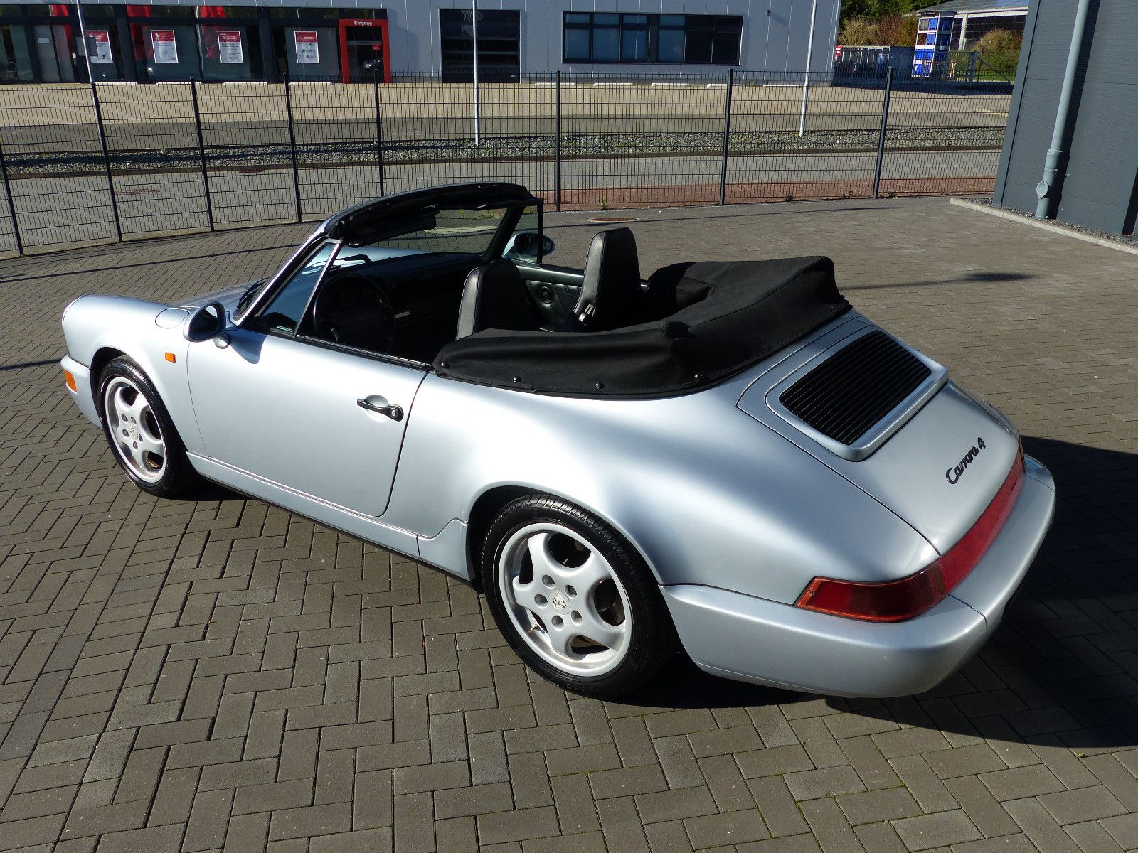 Fahrzeugabbildung Porsche 964 Carrera 4 Cabriolet