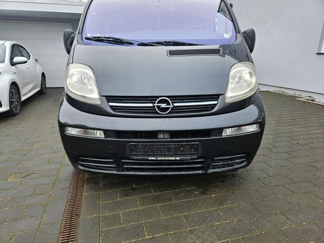 Opel Vivaro TOUR