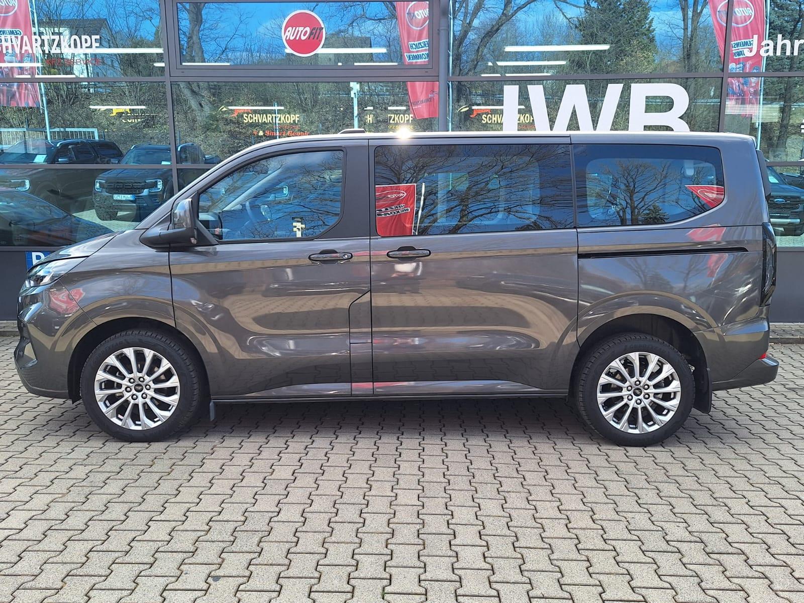 Ford Tourneo 2xSchiTür Titanium 8Sitze Schalter Np62t