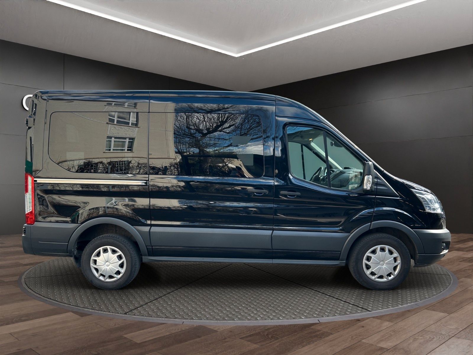 Fahrzeugabbildung Ford Transit 350 L2 Trend 9 Sitzer/Kamara/Automtik/