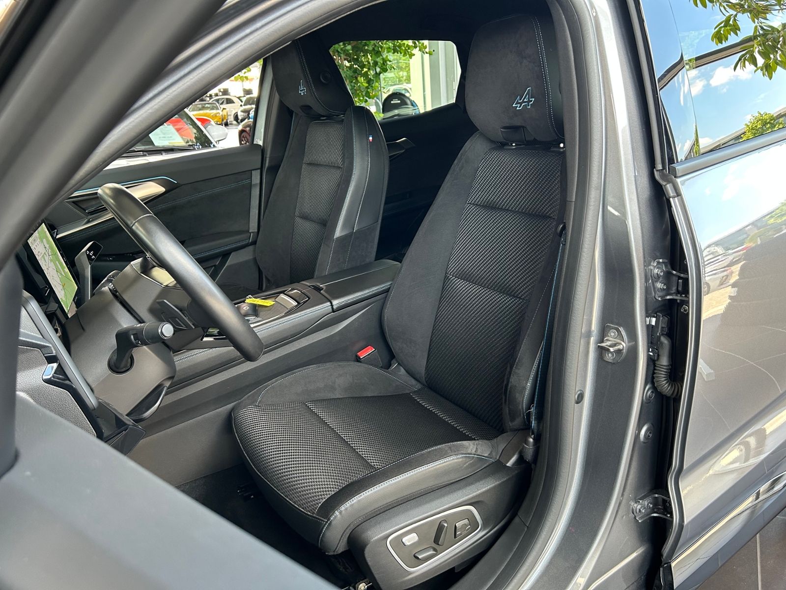Fahrzeugabbildung Renault Austral Techno Esprit Alpine 160 MASSAGE NAV 20"