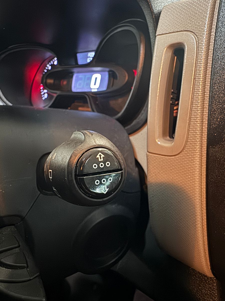 Fahrzeugabbildung Renault Trafic 1.6 DCI EXPRESSION 9-SITZER CAMPER STHDHZ
