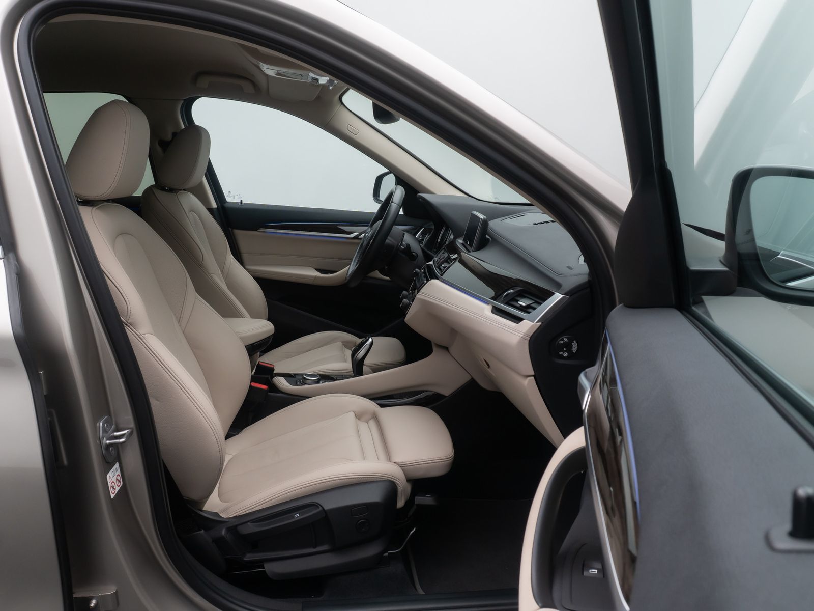 Fahrzeugabbildung BMW X1 sD20i xLine DAB LED M Sportlenkr Leder 18Zoll