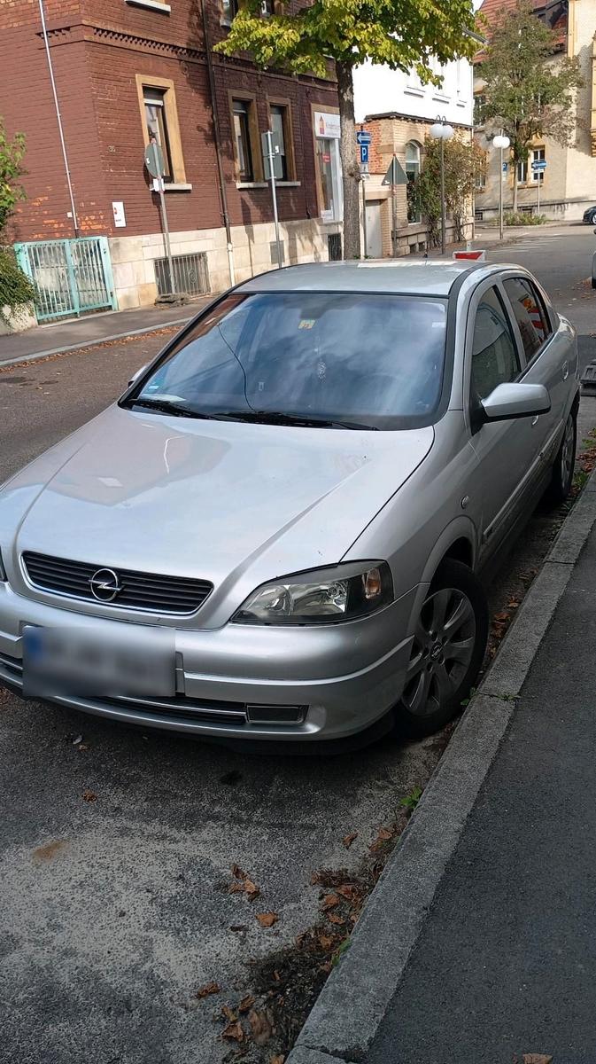 Opel Astra 2004 — interior