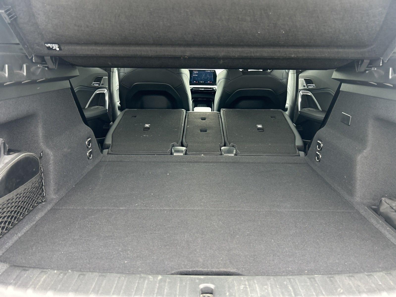 BMW iX1 xDrive30 M Sport AHK Pano Head-Up H/K, миниатюра 17