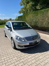 Mercedes-Benz B 170 8-fach bereift - Mercedes-Benz B 170 in München