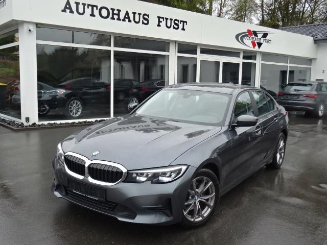 BMW 320d Limousine,LEDER,NAVI,LED,AUTOM,KAMERA,1HAND