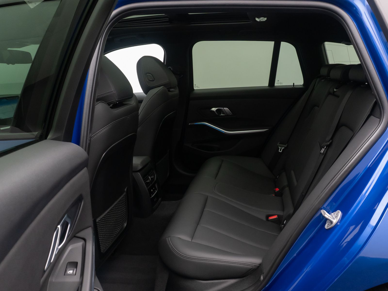 Fahrzeugabbildung BMW 320d xD M Sport 360° HUD DAB AHK Alarm Panorama