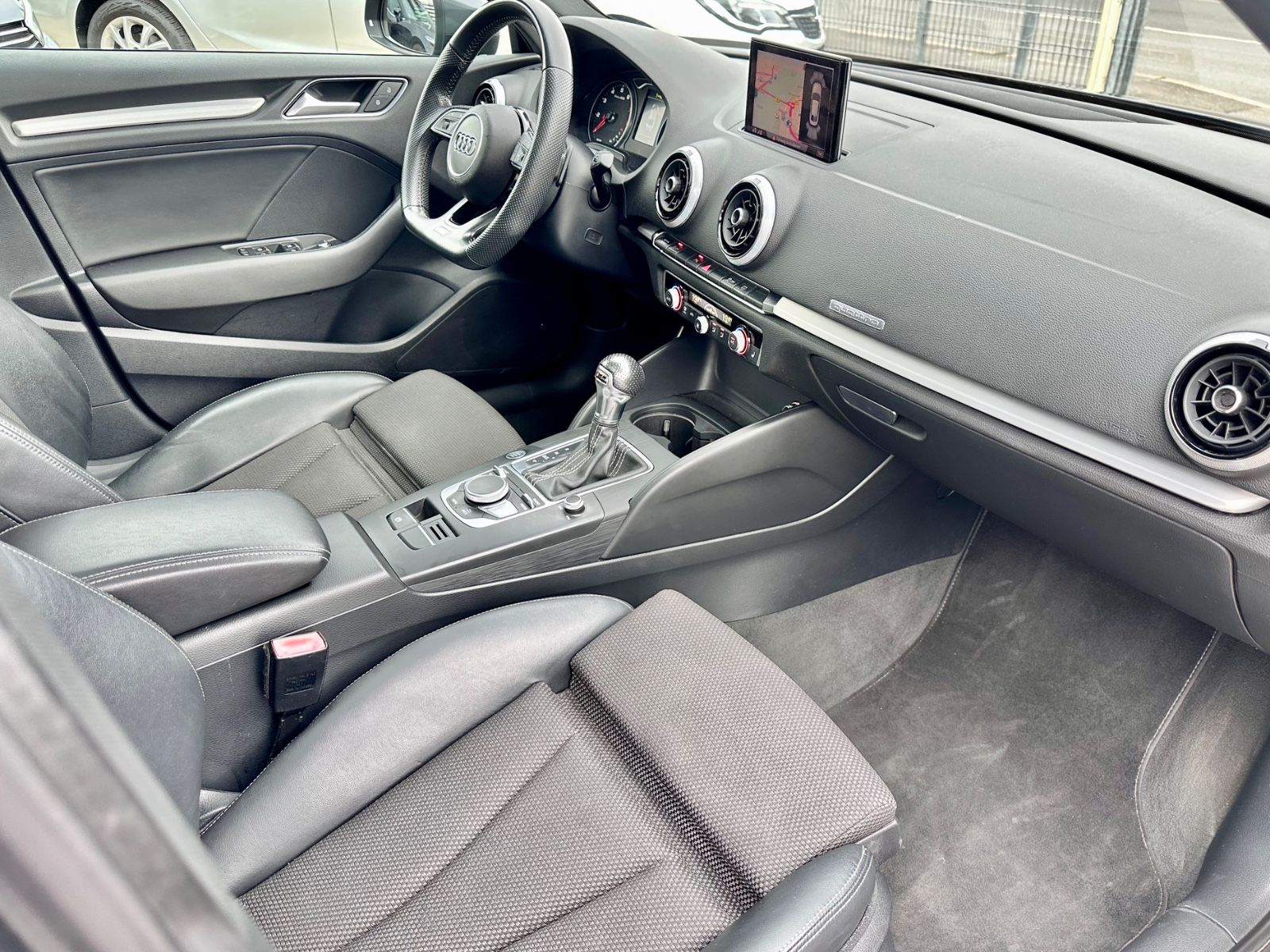 Fahrzeugabbildung Audi A3 S LINE SPORT QUATTRO LIMOUSINE*PANO+AUTOM*