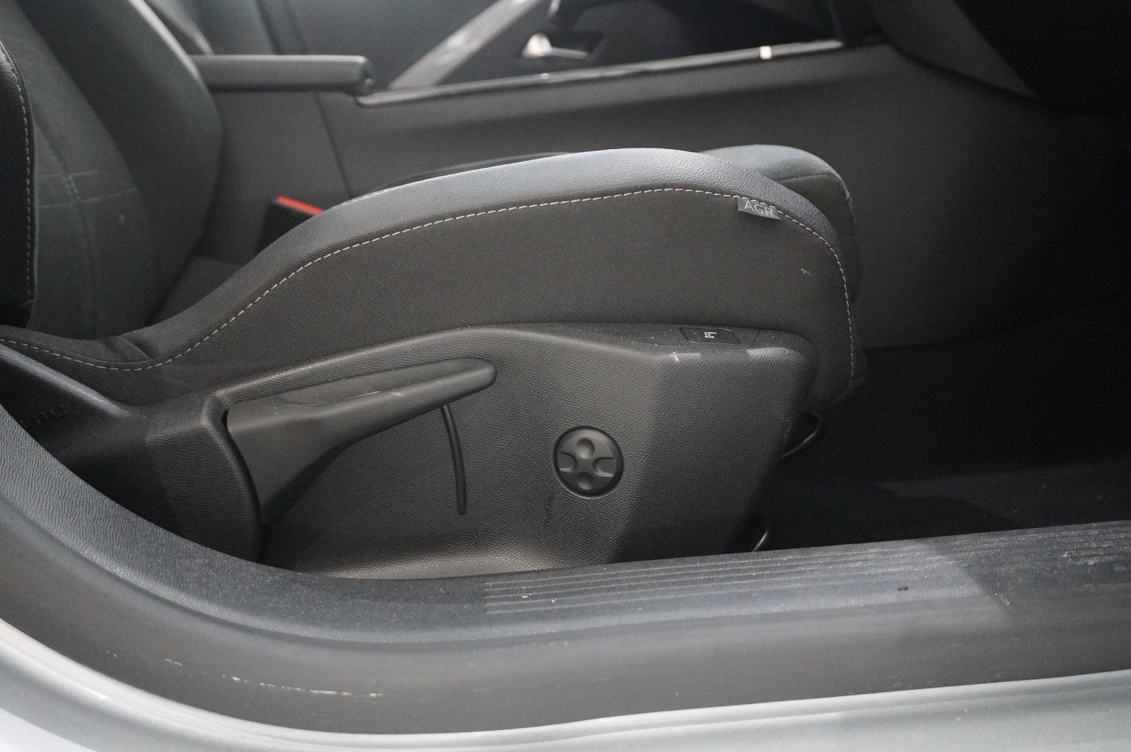 Fahrzeugabbildung Opel Astra L Lim. 1.2T GS LINE NAVI/LED/360°/PANO/DAB