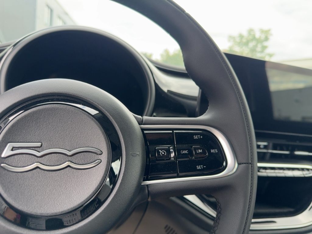 Fahrzeugabbildung Fiat 500 Hybrid Cabrio ICON,K-Paket,Sitzheizung,Rückf