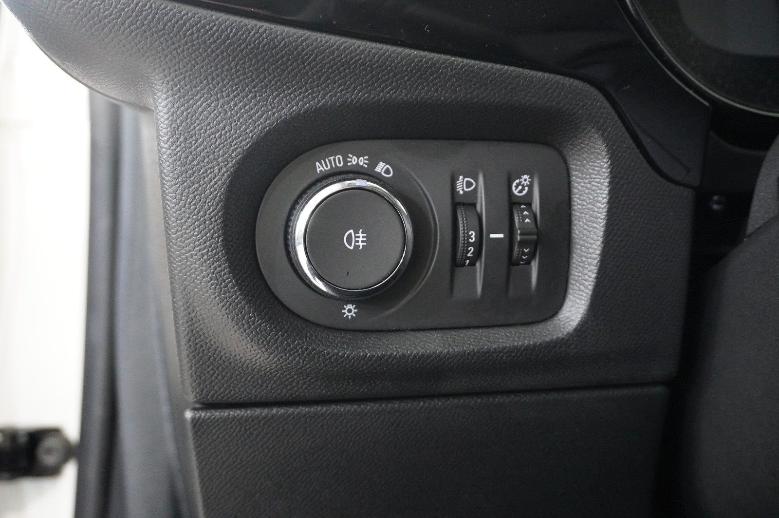 Fahrzeugabbildung Opel Corsa F 1.2T ELEGANCE NAVI/LED/VIRT/KAMERA/DAB+