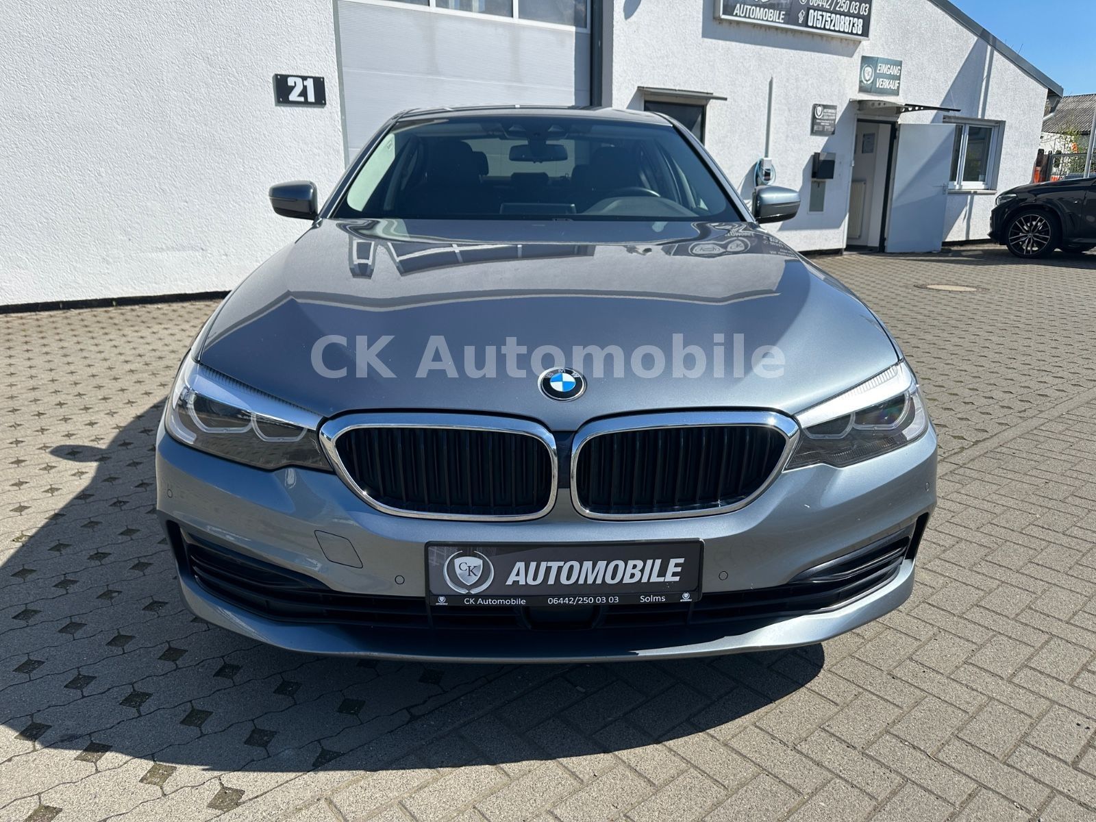 Fahrzeugabbildung BMW 530 i Lim. xDrive Sport Line/Navi/Leder/LED/Kam.