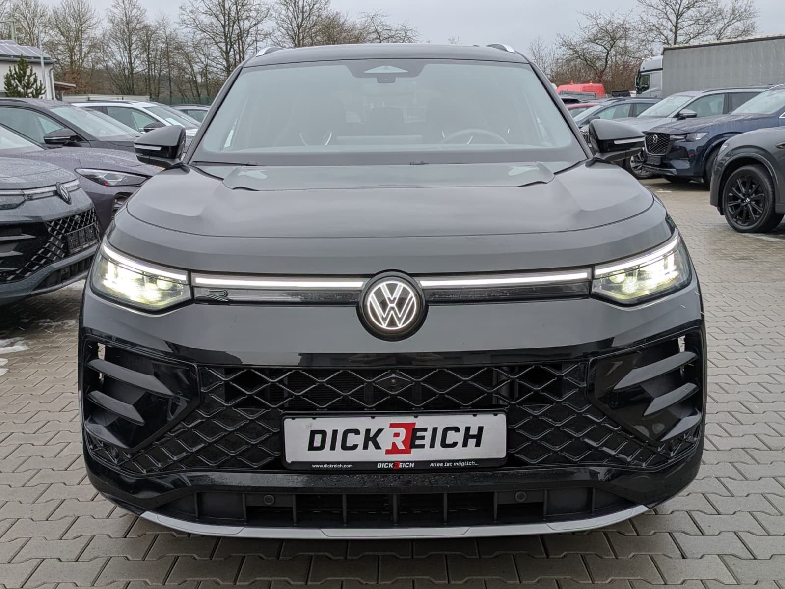 Fahrzeugabbildung Volkswagen Tayron 2.0 TDI 4M R-Line 7Si*MATRIX*AHK*PANO*HUD