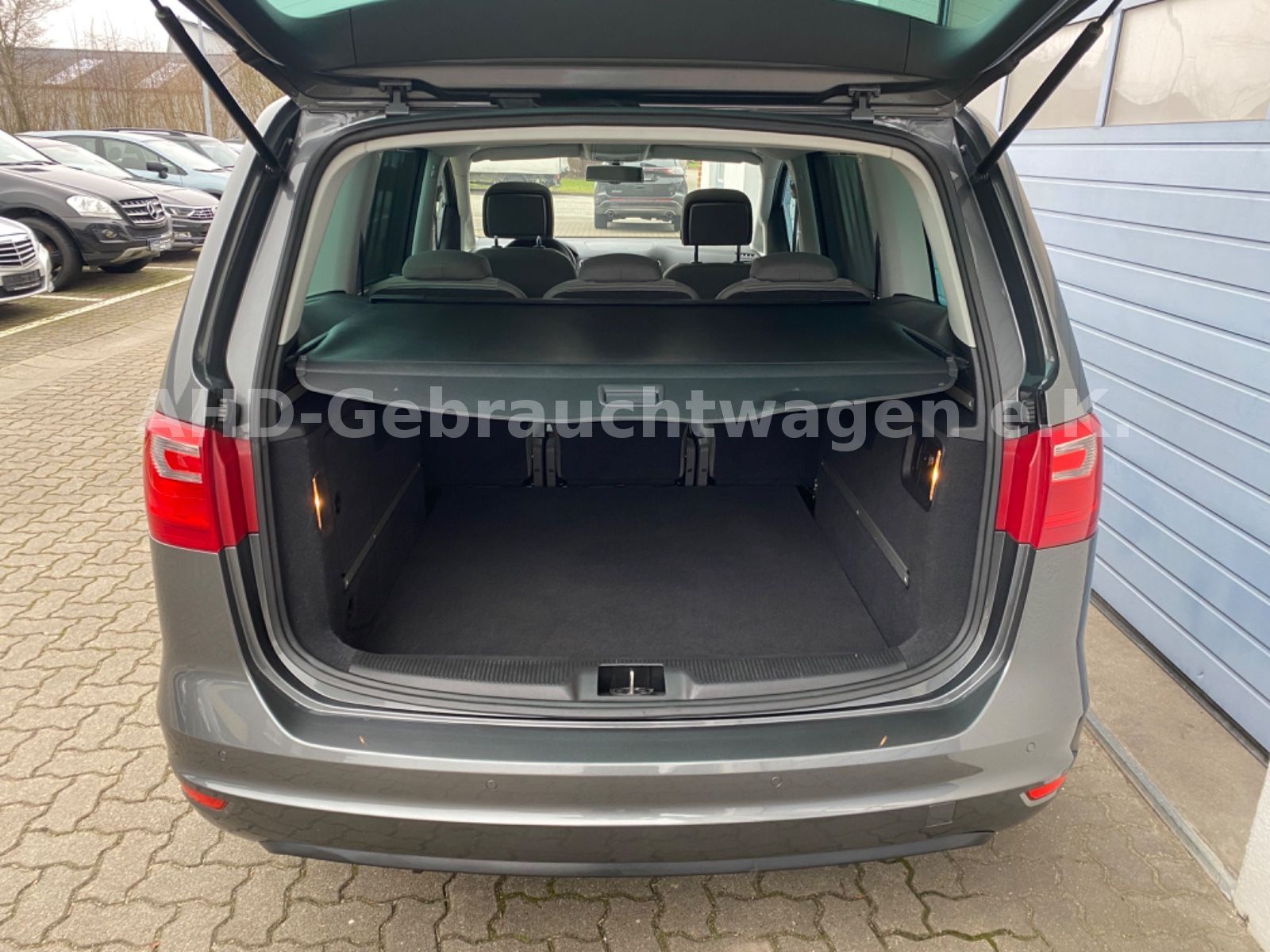 Fahrzeugabbildung SEAT Alhambra Style Viva 1.4 TSI Bi-Xenon Kamera PDC