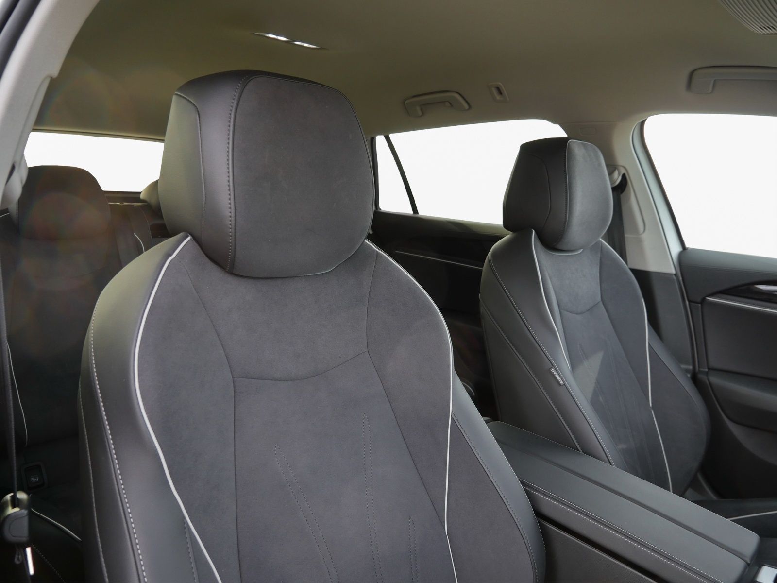 Volkswagen Passat Variant - Bild 10
