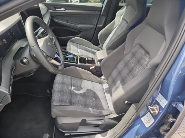 Fahrzeugabbildung Volkswagen Golf GTE 1.5 TSI DSG eHYBRID MATRIX LED HUD DCC