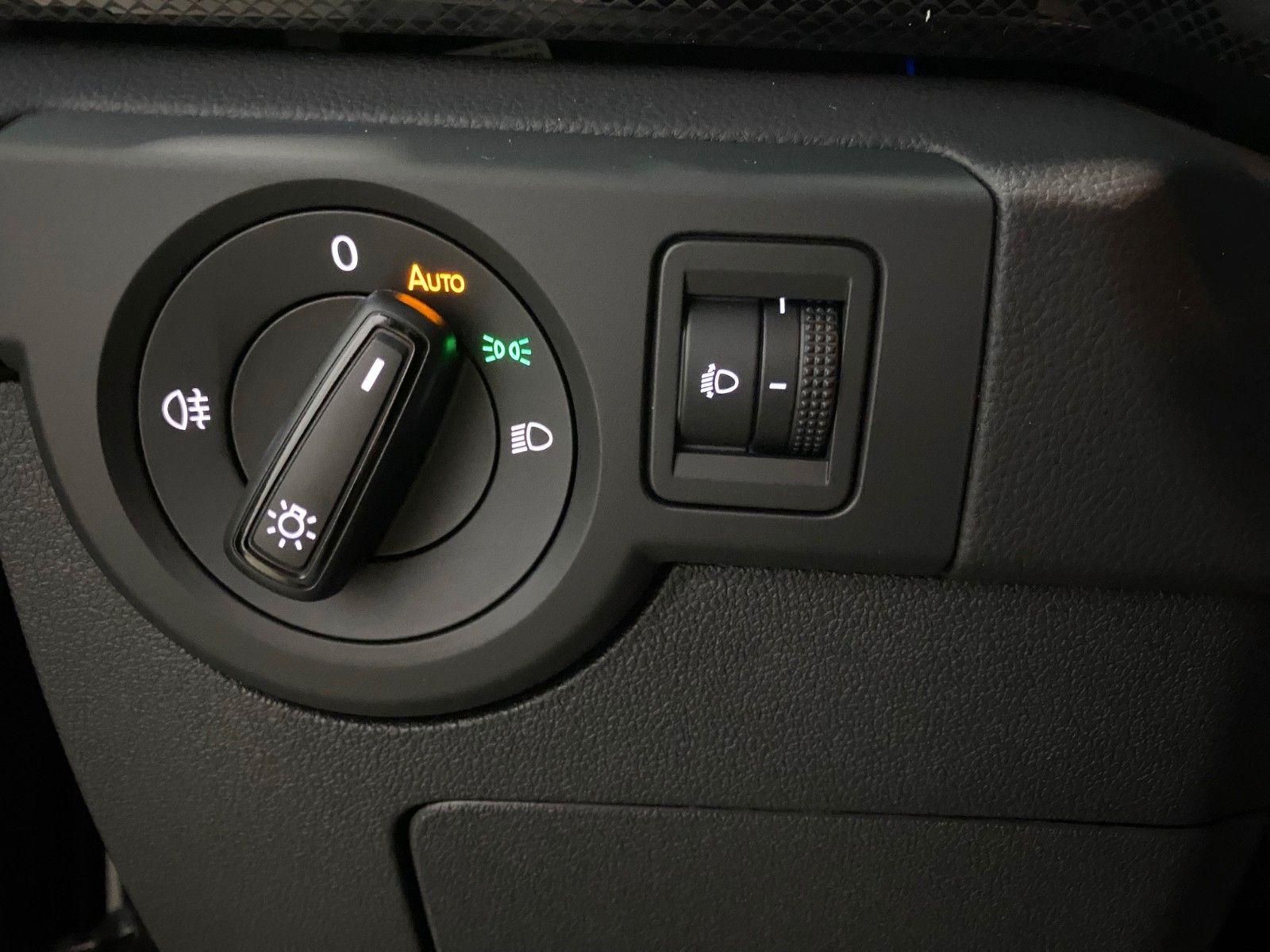 Fahrzeugabbildung Volkswagen T-Cross 1.0 TSI DSG Life+AHK+KAMERA+PDC vo+hi+BC
