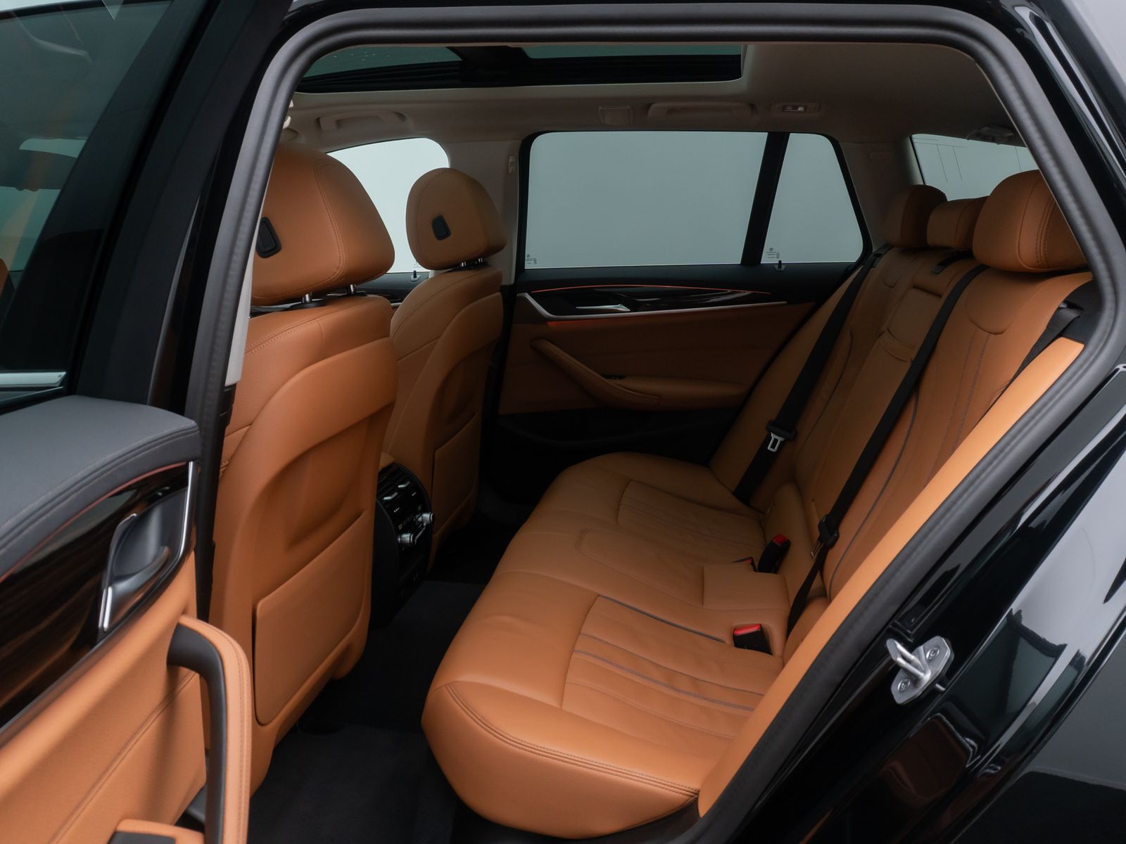 Fahrzeugabbildung BMW 530e Luxury Line Panorama Kamera Laser HUD DAB