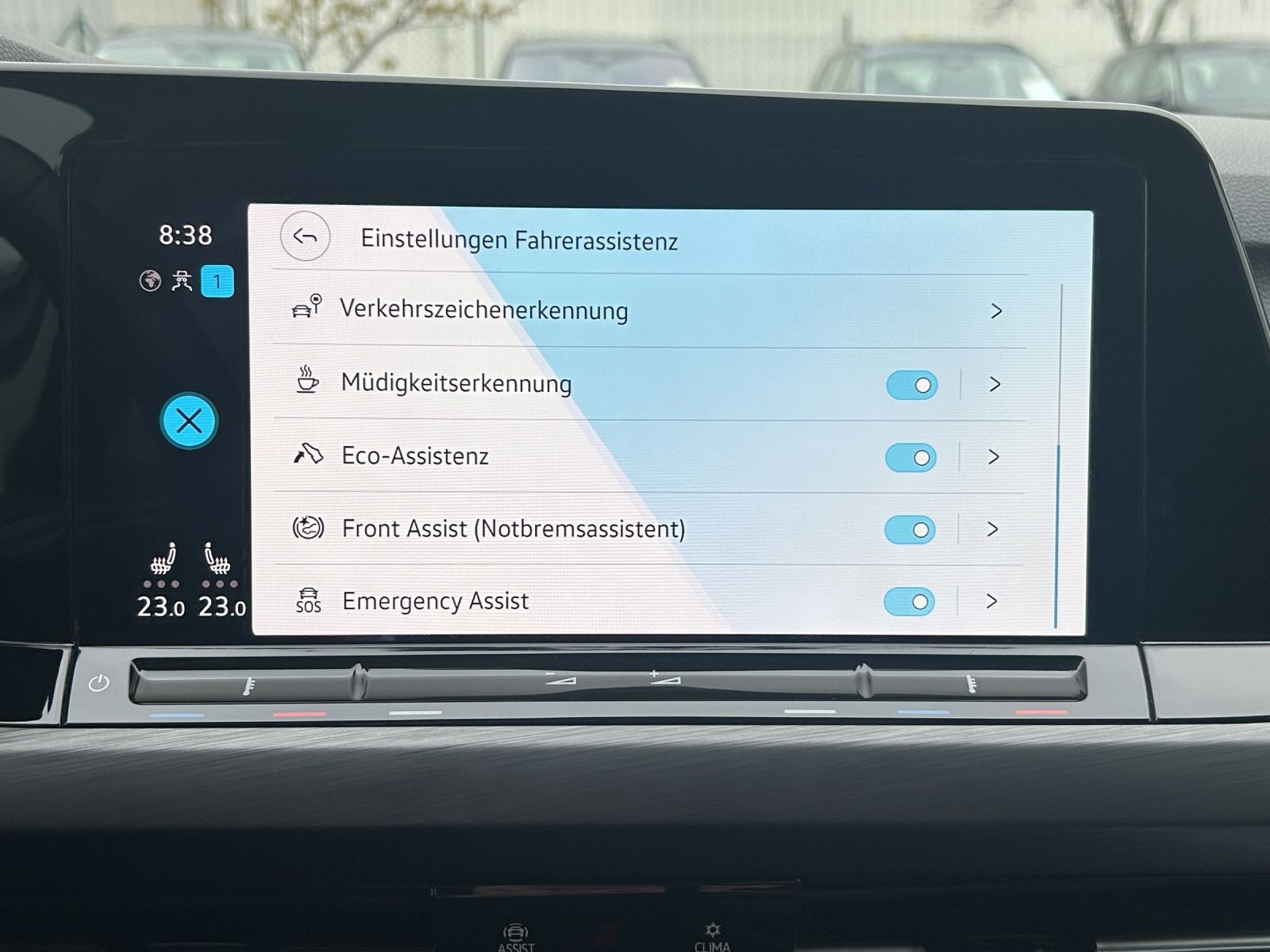 Fahrzeugabbildung Volkswagen Golf VIII Variant Style eTSI DSG LED+ ACC SH LRH