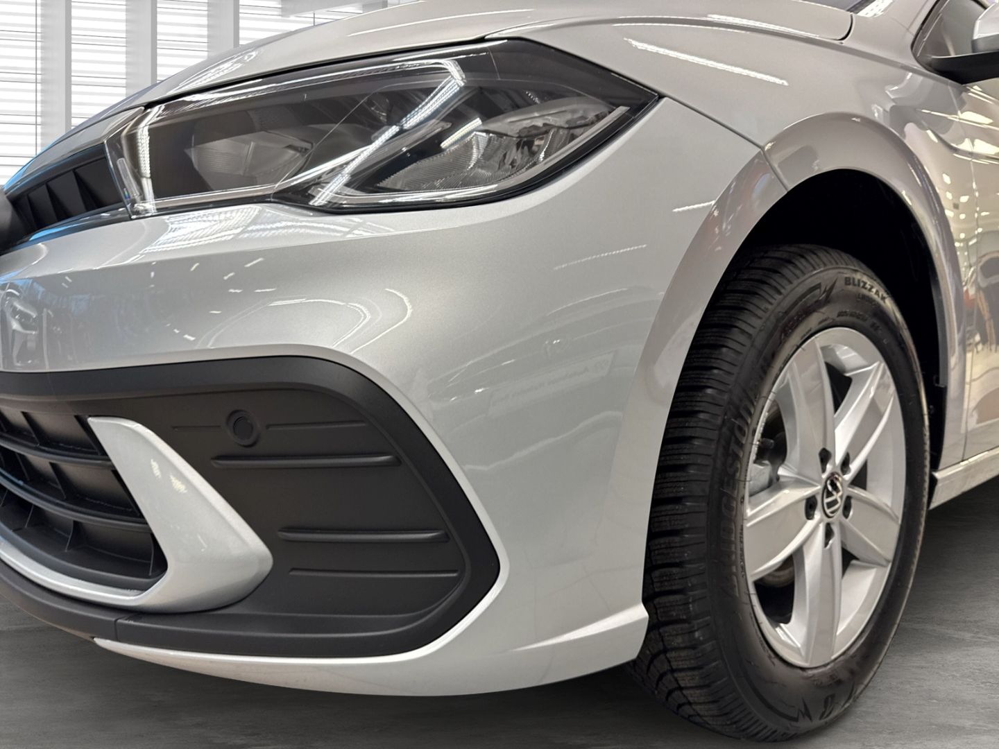 Fahrzeugabbildung Volkswagen Polo VI Life 1.0 TSI Digitales Cockpit LED ACC A