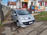 Peugeot 107 1.0 68CV 5p. Plaisir 2Tronic - silberne Peugeot 107