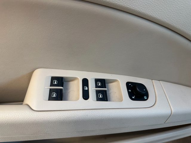 Skoda Superb Combi Elegance *1. Hand*Xenon*Klima*Navi*