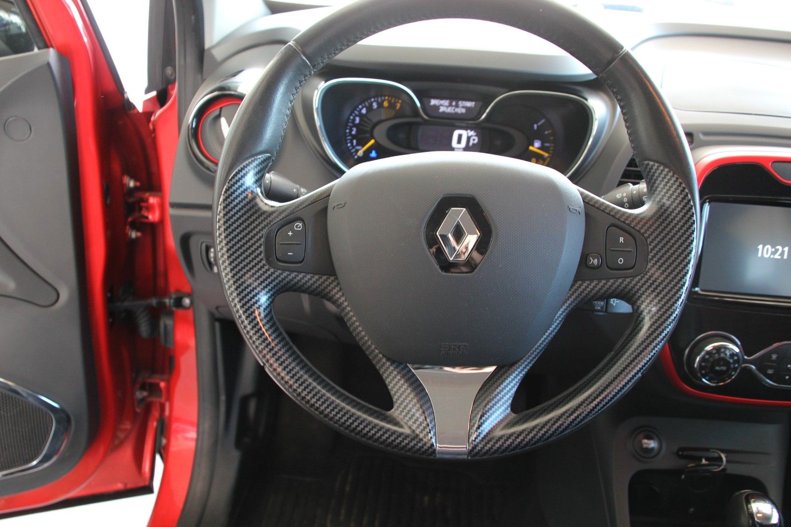 Fahrzeugabbildung Renault Captur Helly Hansen