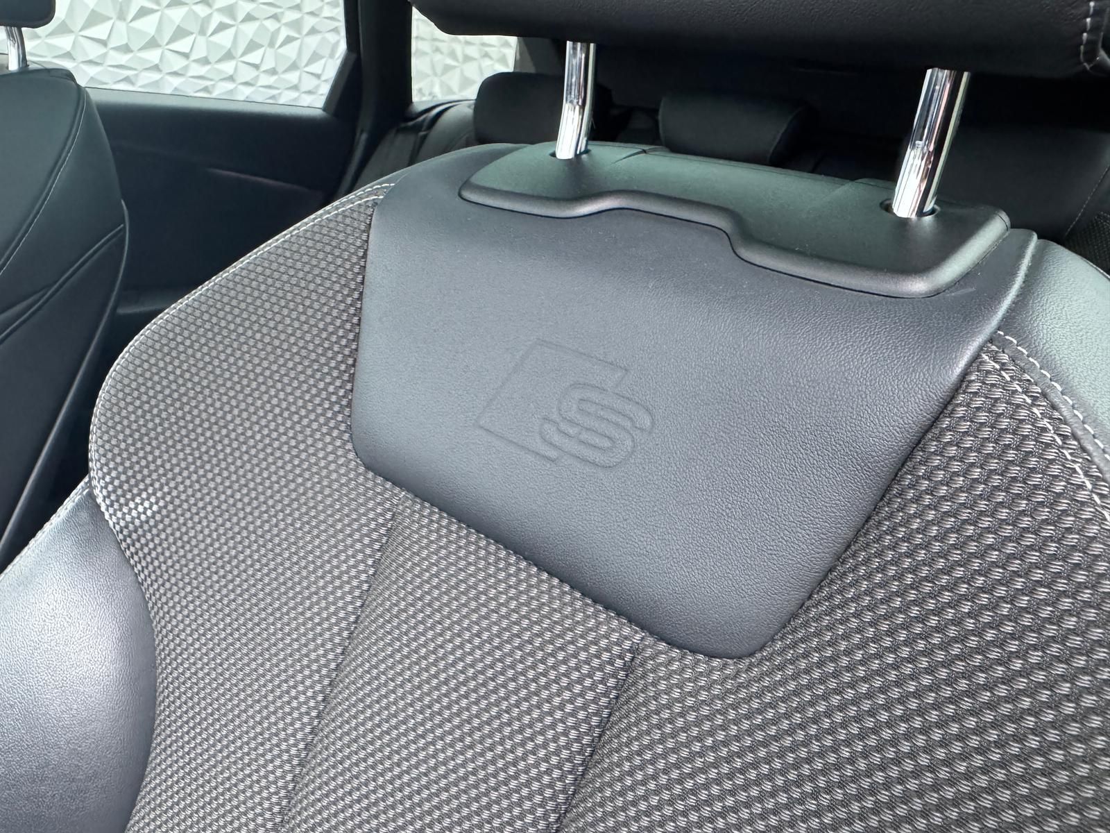 Fahrzeugabbildung Audi 40 TDI S-LINE MATRIX/ACC/KEYL/PANO/VIRTUAL/R-CAM