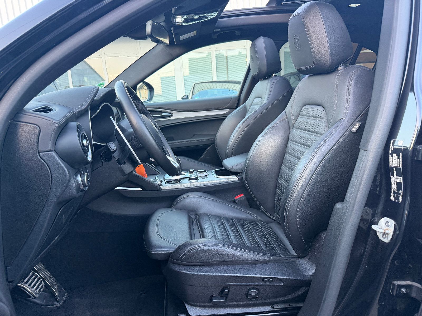 Fahrzeugabbildung Alfa Romeo Stelvio Veloce Q4/PANORAMA/H&K-SOUND/21''ZOLL