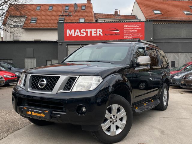 Nissan Pathfinder 2.5 dCi Platinum *7-SITZER*4WD*AHK*