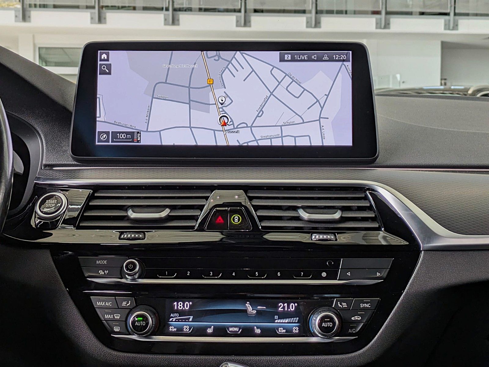 Fahrzeugabbildung BMW 530e M SPORT VIRTUAL HUD NAVI LASER LEDER AHK