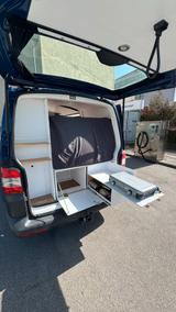 Volkswagen T5 Transporter - Camper  - blaue Volkswagen T5 Transporter